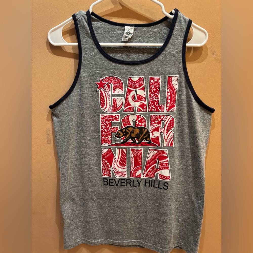707 California Beverly Hills Tank Top featuring a bear in the center Size M